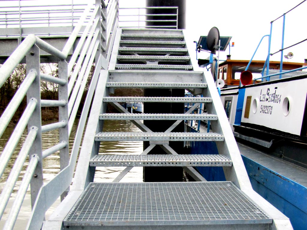 Passerelle acier - Genay